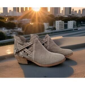 Vince Camuto Womens Leather Pranika Ankle Bootie Zip Buckle Closure Beige Sz 8 M